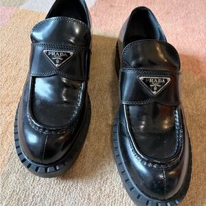 Black Prada triangle Loafers